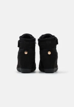 Anna Field Sneakers AlteBlack Donna Sneakers AN611A0TO-Q11 -Negozio al dettaglio Anna Field 96626f673df84e19a74d061767f4ff1d